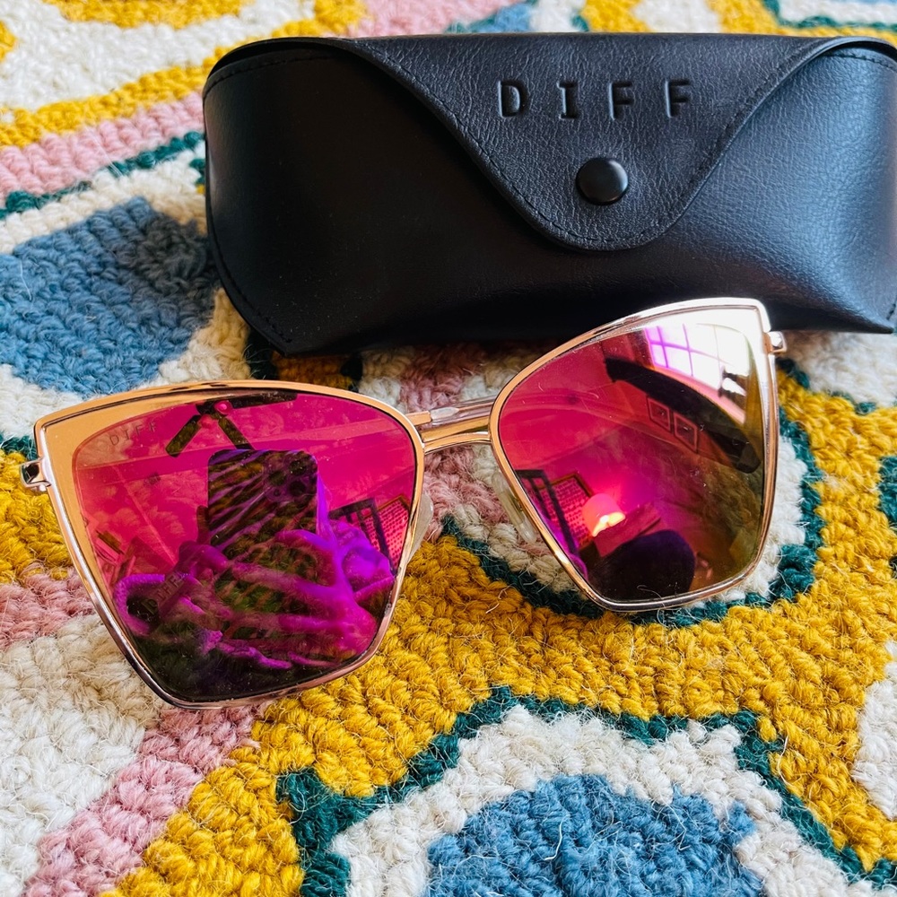 NWT Diff Rose Gold Sunglasses